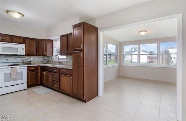 Building Photo - 12937 Fourth Street Unit