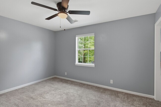 Building Photo - 1236 Carriage Park Dr