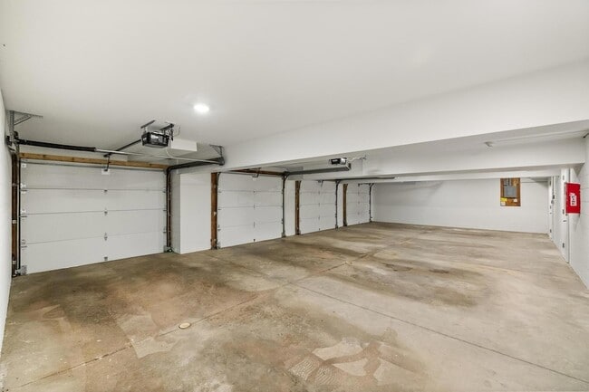 Building Photo - 1665 Riva Ridge Dr