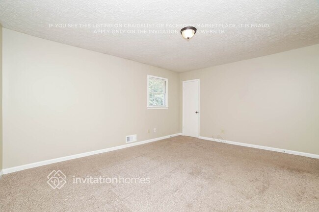 Building Photo - 104 Village Ct