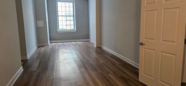 Building Photo - 160 Lafayette St