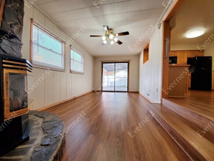 Building Photo - 1116 Juniper Ct