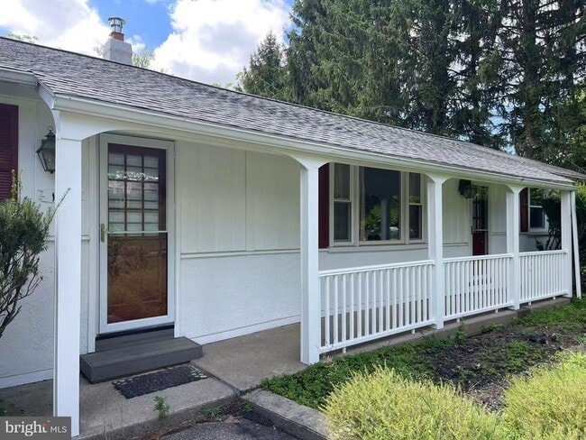Building Photo - 1019 Howellville Rd