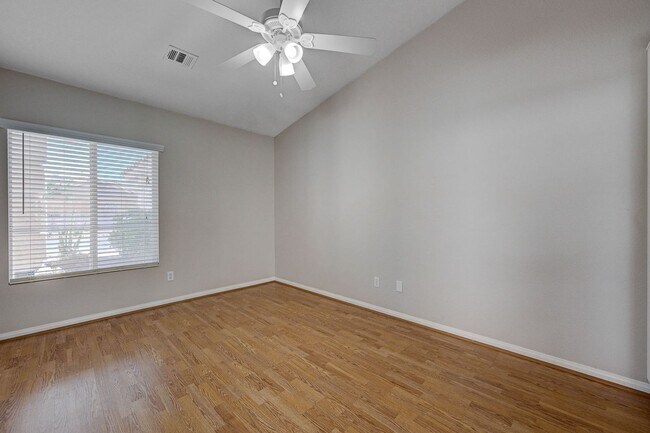 Building Photo - 472 Staghorn Pass Ave