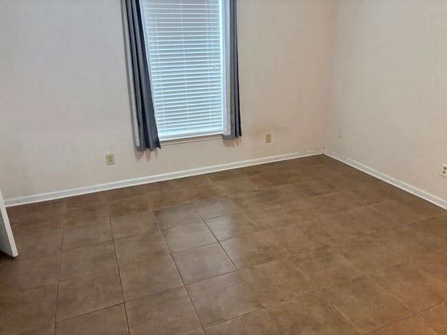 Building Photo - 1086 Cornell Pl