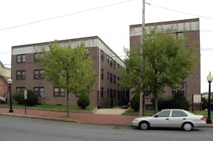Building Photo - Adams Court Apartments