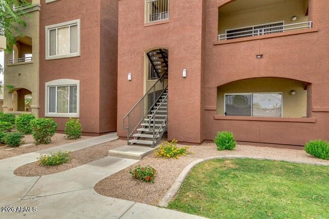 Building Photo - 5401 E Van Buren St