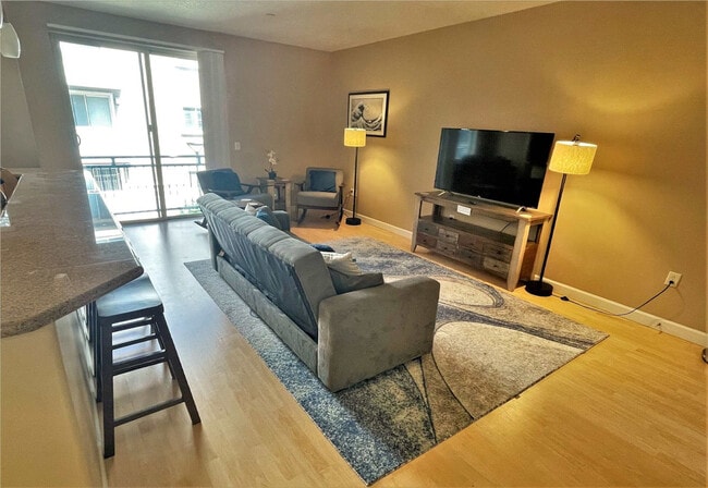 Building Photo - 606 W S Temple St