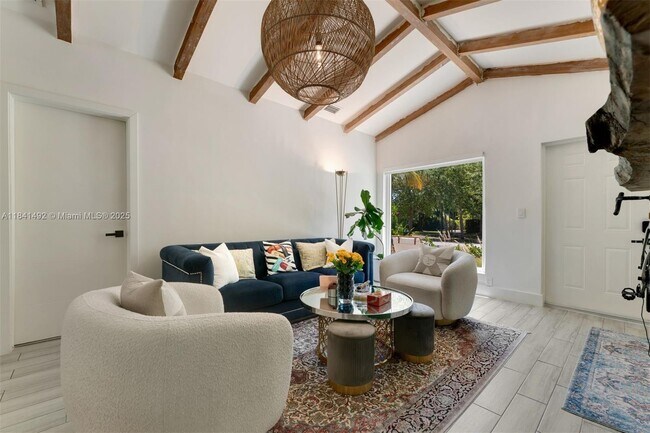 Building Photo - 1355 Biarritz Dr