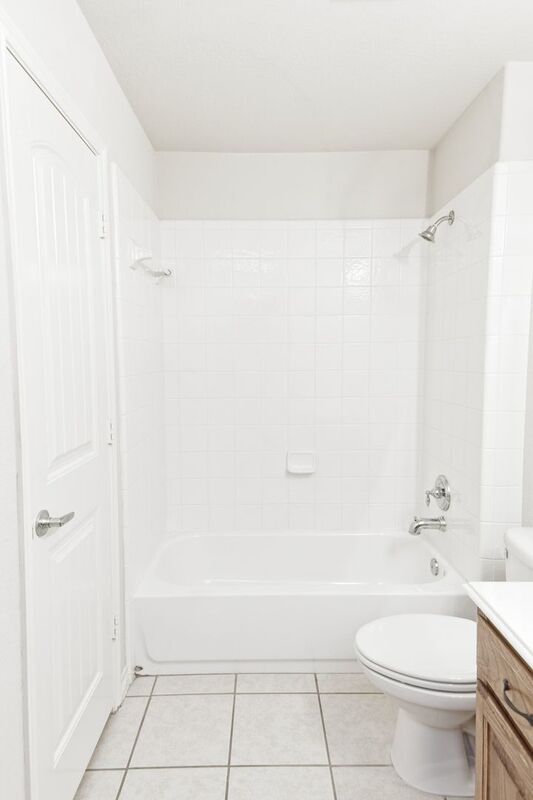 Building Photo - 5925 Silver Buckle Dr