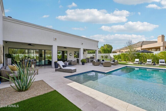 Building Photo - 9899 N 79th Way