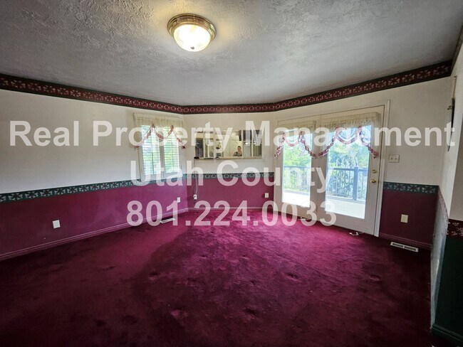 Building Photo - Elk Ridge Home with Unobstructed Valley Views