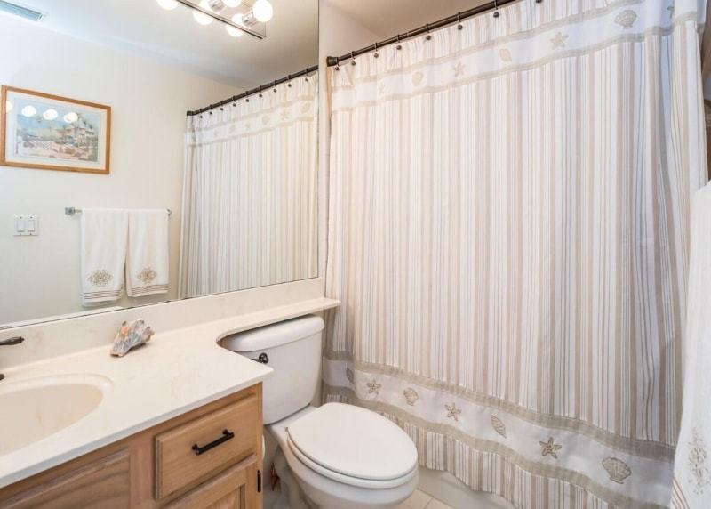 Building Photo - 20 Commodore Pl