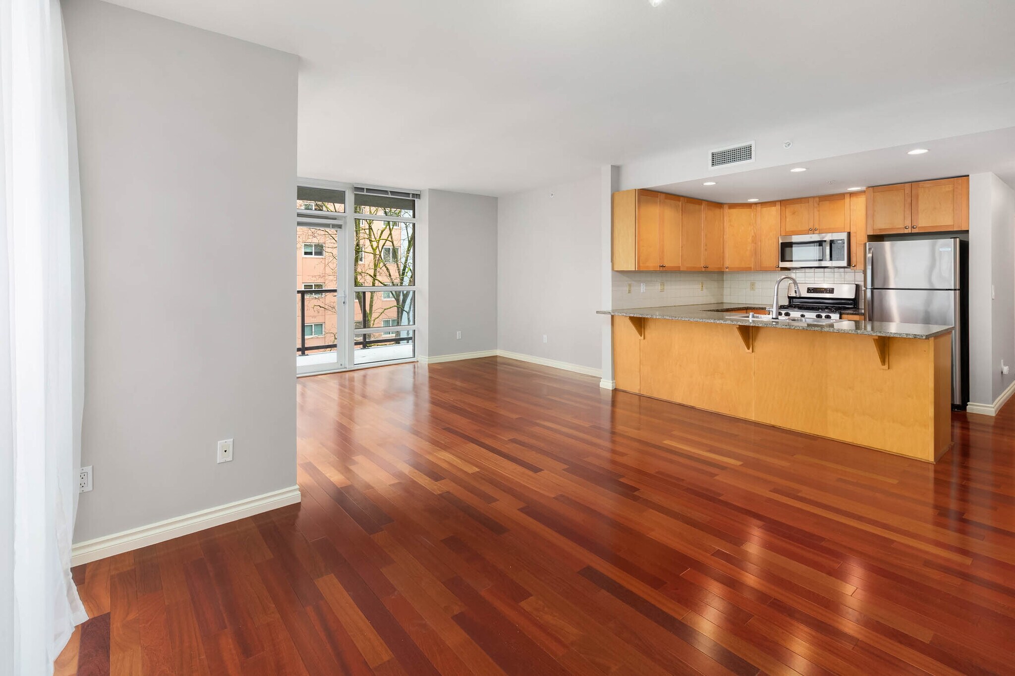 Building Photo - 1420 Terry Ave