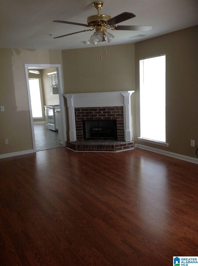 Building Photo - 200 Willow Point Cir