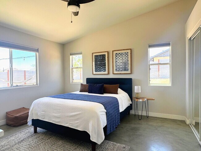 Building Photo - Rare Opportunity for Spacious, Modern Sout...