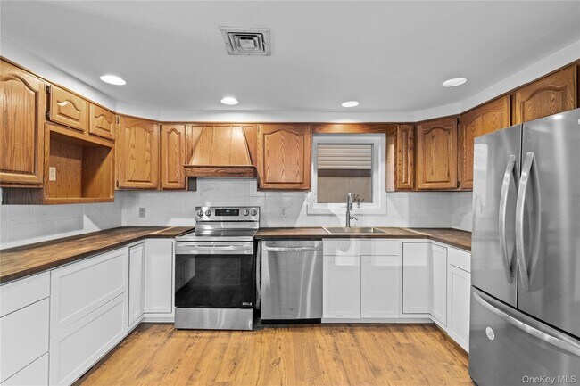 Building Photo - 115 Maryland Ave