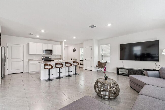 Building Photo - 5667 Chorleywood Ln