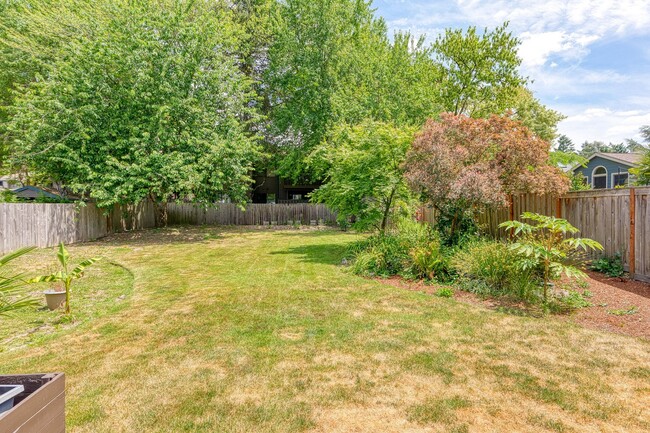 Building Photo - West Beaverton, 3 Bedroom, 2.5 Bath on Large Lot