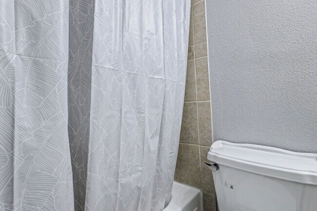 Building Photo - 695 Calle Entrada