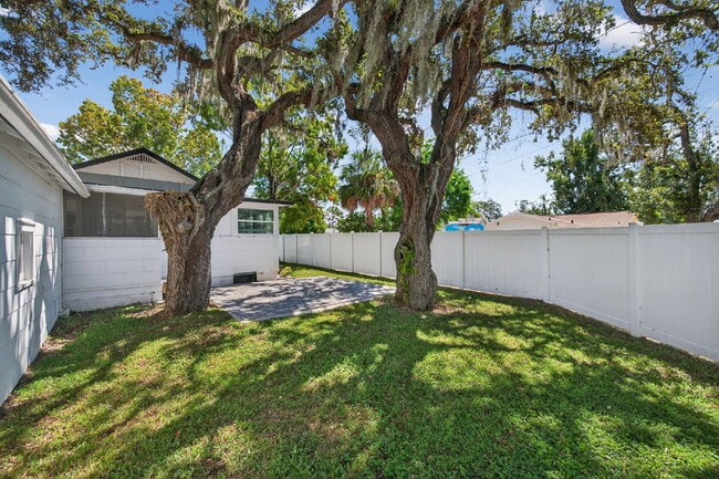 Building Photo - Fully Renovated 3 bedroom St. Pete Home | ...