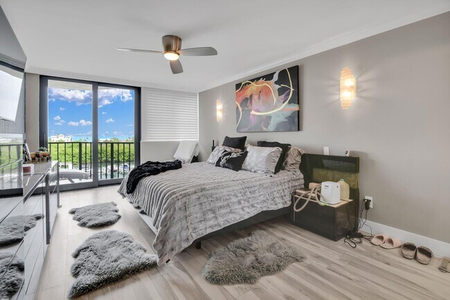 Building Photo - 899 Jeffery St