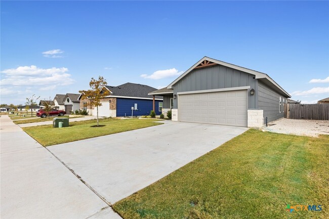 Building Photo - 1606 Flatland Trl