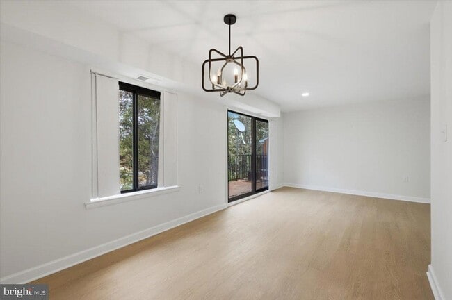 Building Photo - 125F Clubhouse Dr SW