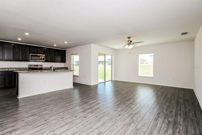 Building Photo - 1635 Swan Lake Cir