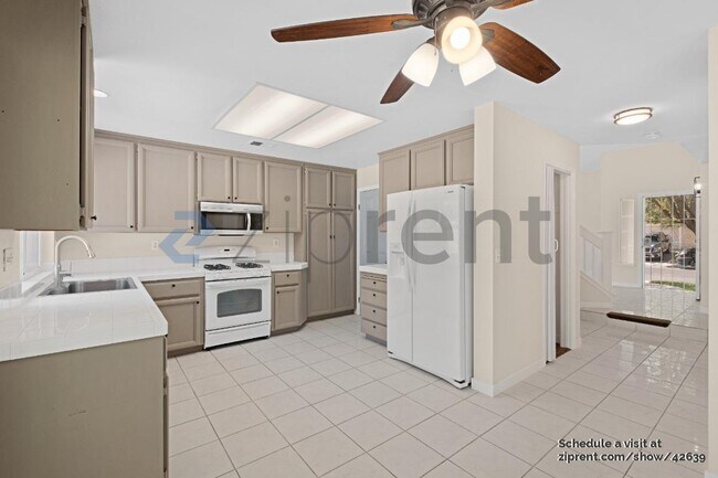 Building Photo - 741 Glencreek Dr