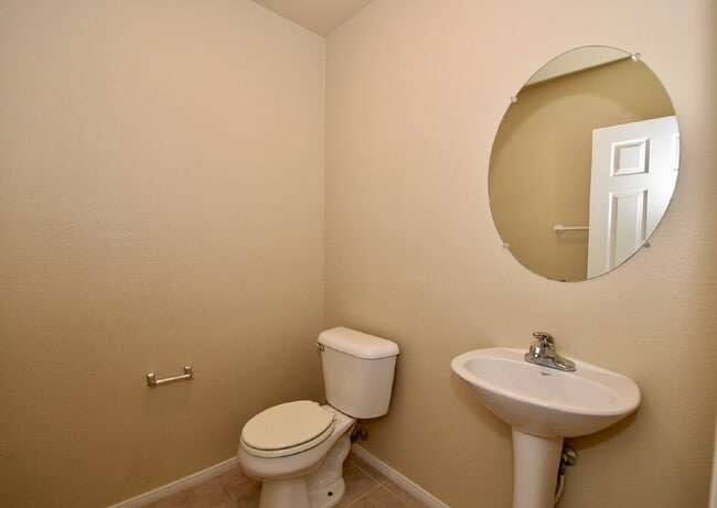 Building Photo - Beautiful Southwest 2-Story Home with Spacious Layout & Covered Patio