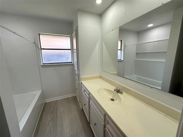Building Photo - 823 Madrid Dr