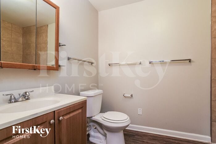 Building Photo - 15615 Fall Briar Dr