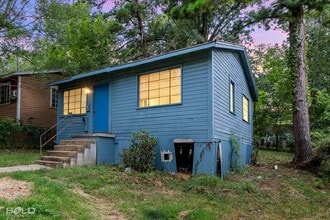 Building Photo - 1354 Summers St
