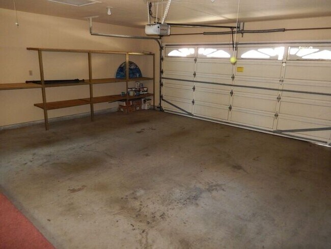 Building Photo - 147 Searidge Ct