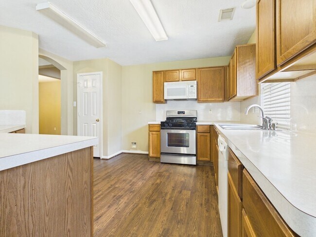Building Photo - 3914 Cyril Dr