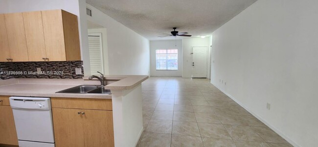 Building Photo - 10342 Fox Trail Rd S