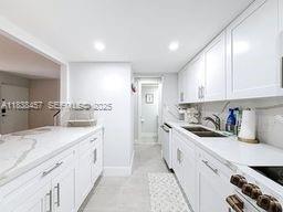 Building Photo - 350 Grapetree Dr