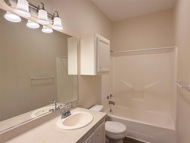 Building Photo - 1504 Watterson Rd