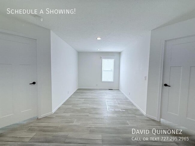 Building Photo - 6916 Country Ln