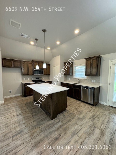 Building Photo - 6609 NW 154th St