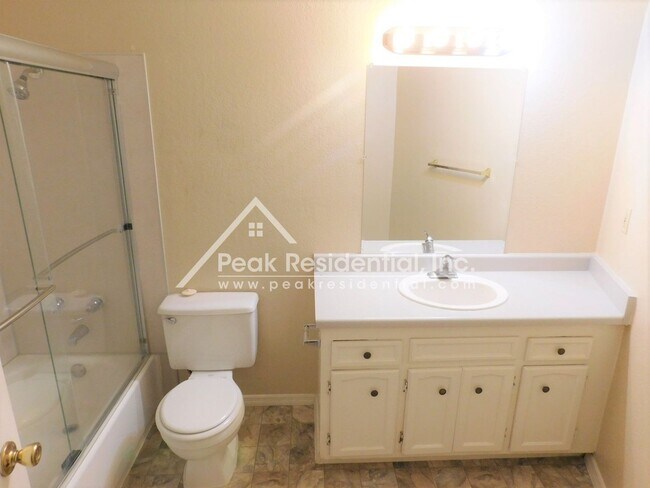Building Photo - Northcrest6027