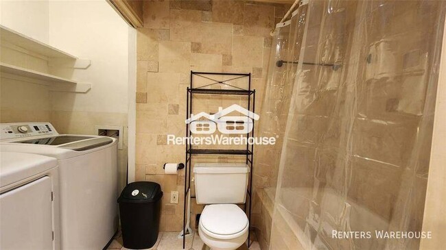 Building Photo - 2508 Bering Dr