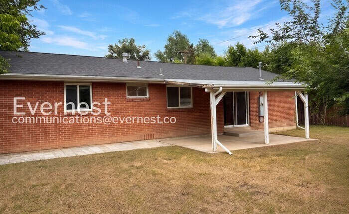 Building Photo - 380 Martin Dr