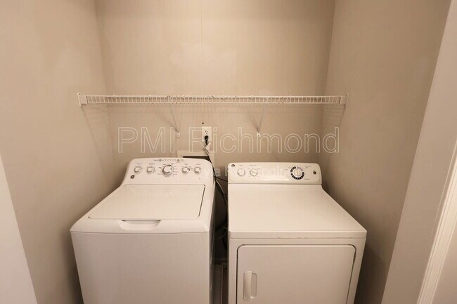 Building Photo - 401 Walton Park Rd