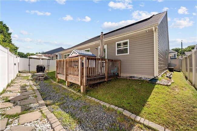 Building Photo - 574 Freeport Ct
