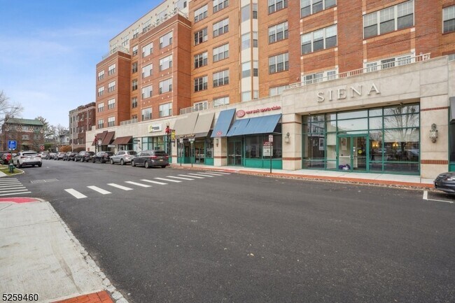 Building Photo - 48 S Park St
