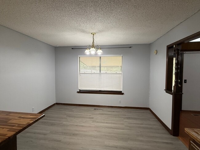 Building Photo - Must See! Welcome home to your new 3 bedroom, 2 bath home!