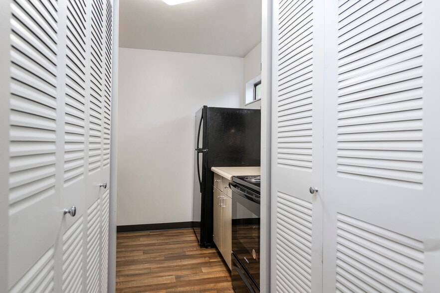 Building Photo - Village Park Apartments