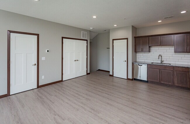 Building Photo - 1017 NW Lexi Ln